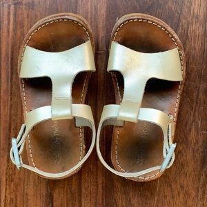 Freshly Picked platinum sandals toddler size 6